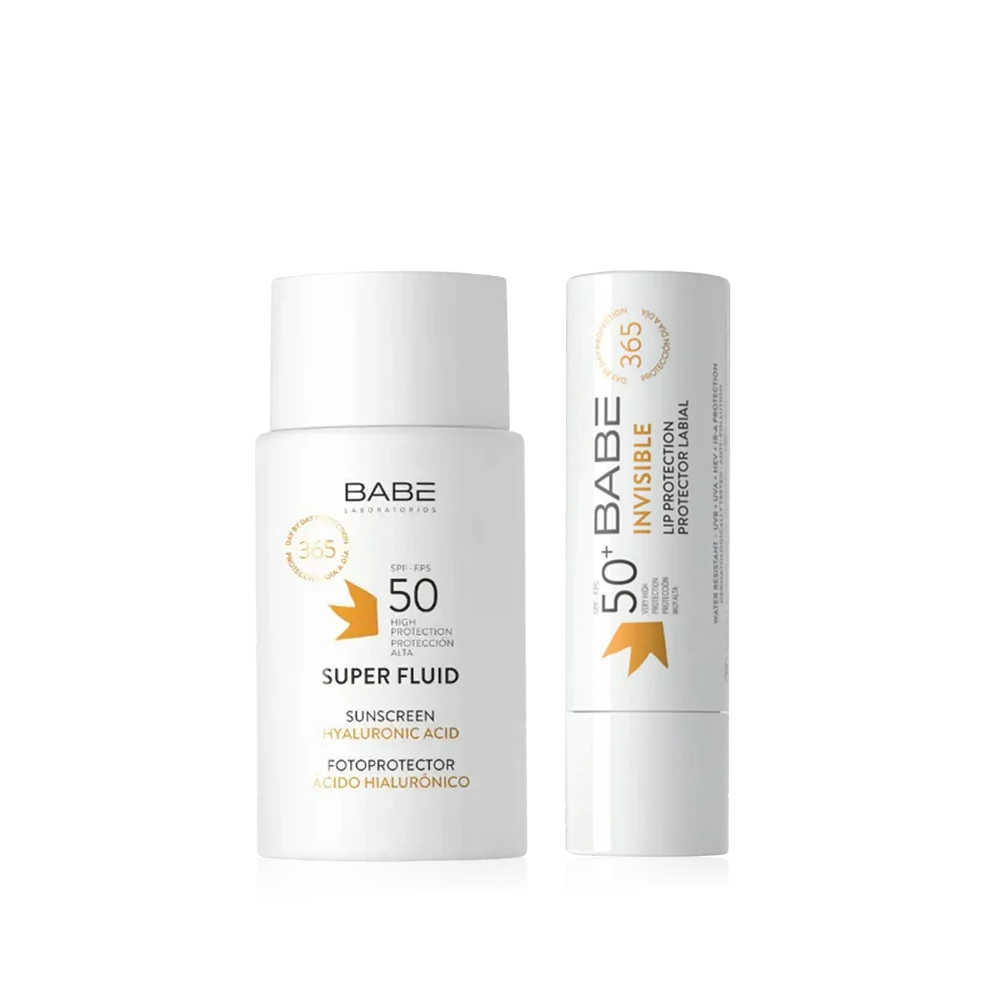 Crème solaire Babe Super Fluid SPF 50 et protecteur labial invisible Babe SPF 50+ pour une protection solaire haute et invisible.