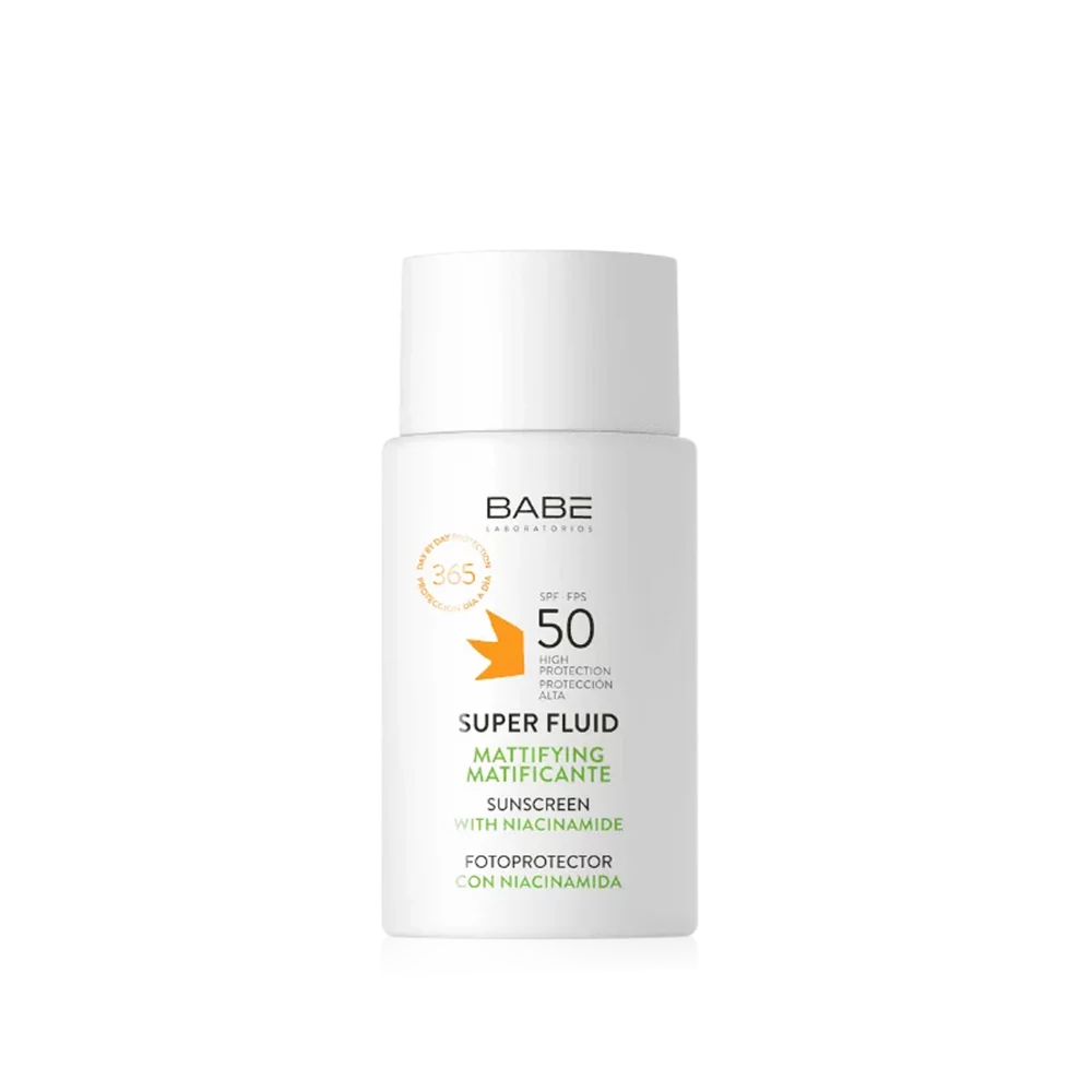 Crème solaire fluide matifiant Babe Laboratorios SPF 50 avec niacinamide.